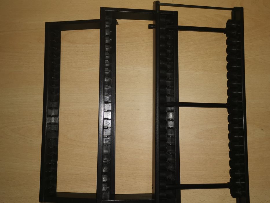 Стойки - поставки за компактдискове хоризонтални