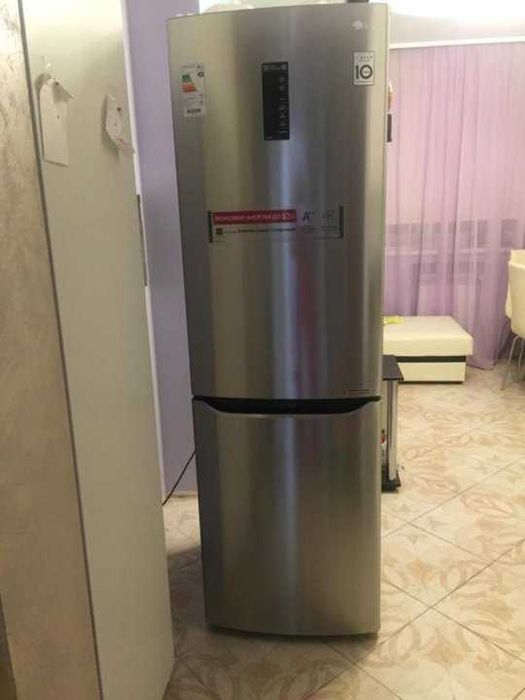 Срочно продам Двухкамерный холодильник Б/У - LG