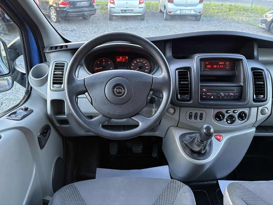 Opel Vivaro 2011 /  9 Locuri / 2.0 Diesel 6+1 / Km cu Istoric / Top