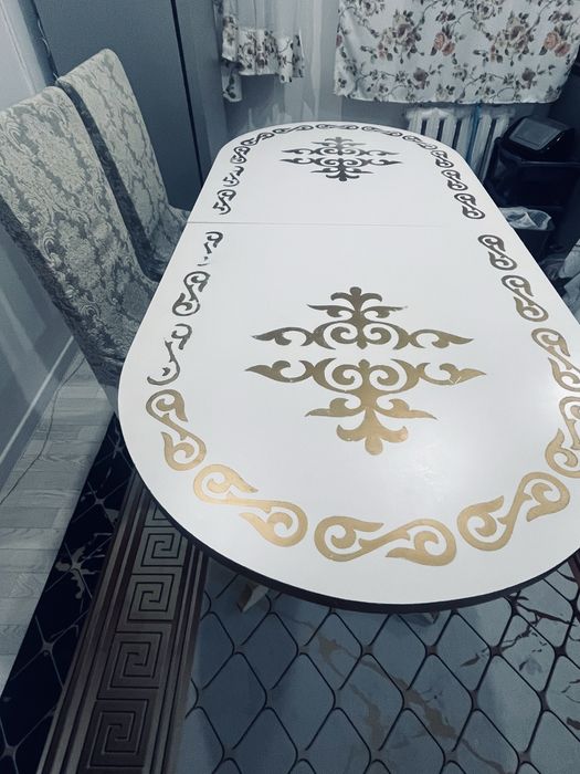 Продам стол и стулья