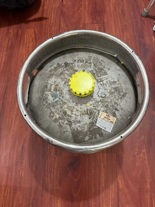 Кеги для пиво примерно 50 литров