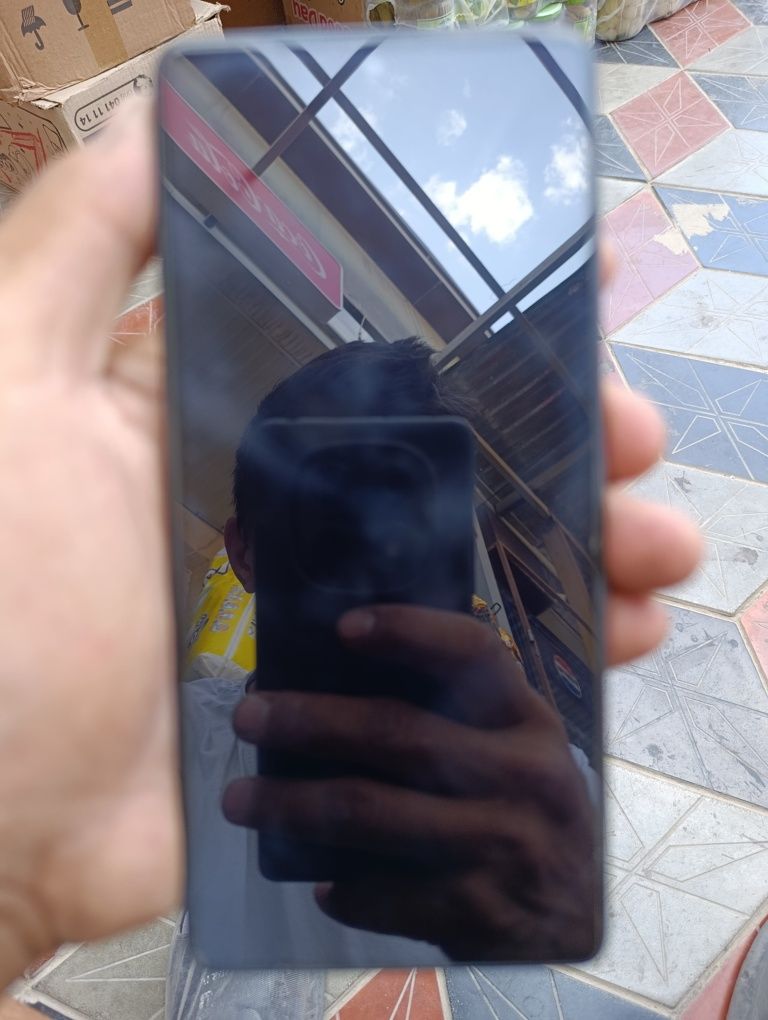 Redmi note 13pro sotiladi  karopka dakementi bor