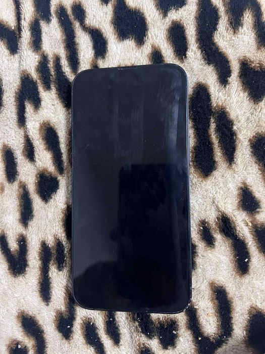 Vand iphone 14 ca nou folosit 3 luni nu are nici o zgâretura