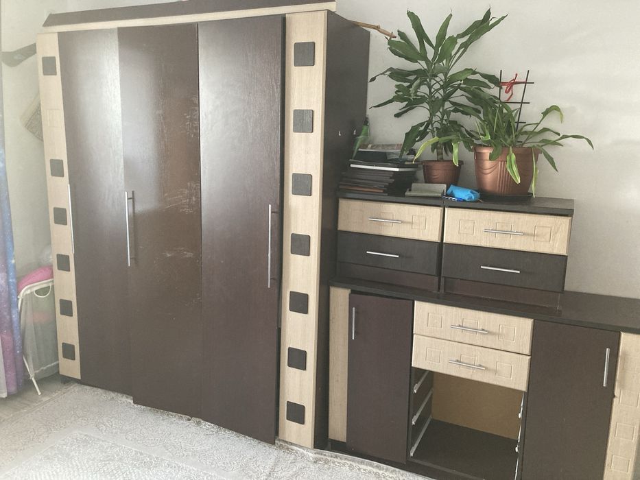 Продам шкаф, комод, две тумбы