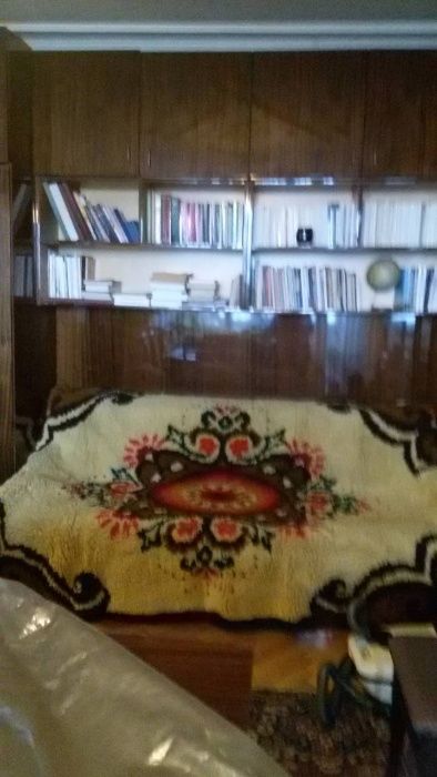 Продавам цветен китеник за холова гарнитура
