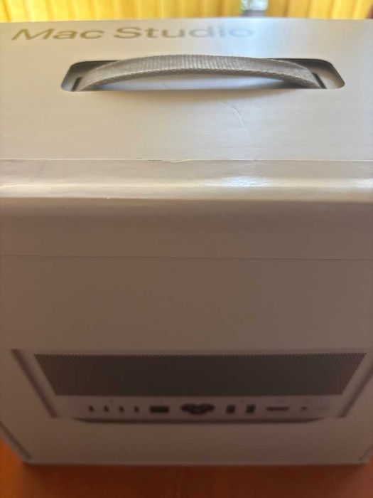 Apple M1 Studio Max 32GB RAM 512 SSD