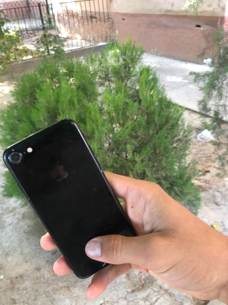 Iphone 7+ lla holati zur