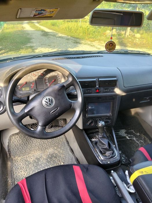 Vînd VW Golf 4 16 16 valve an 2002 preț 700 euro