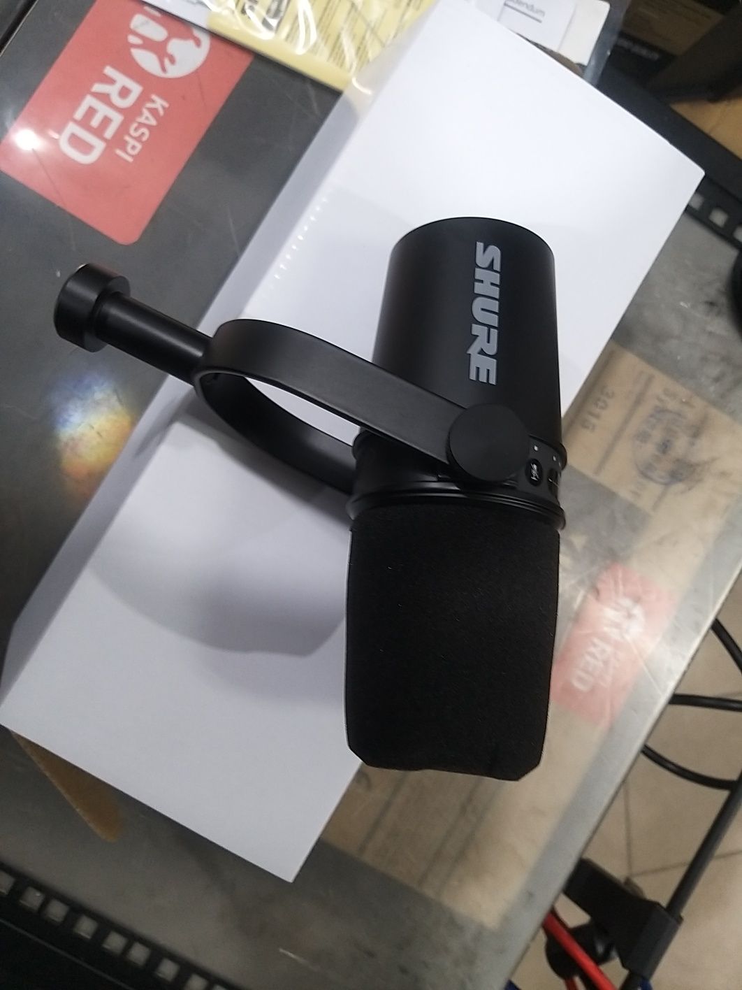 Микрофон SHURE MV7