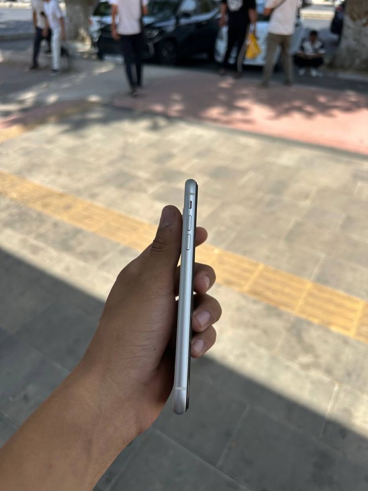 iphone 11 sotiladi