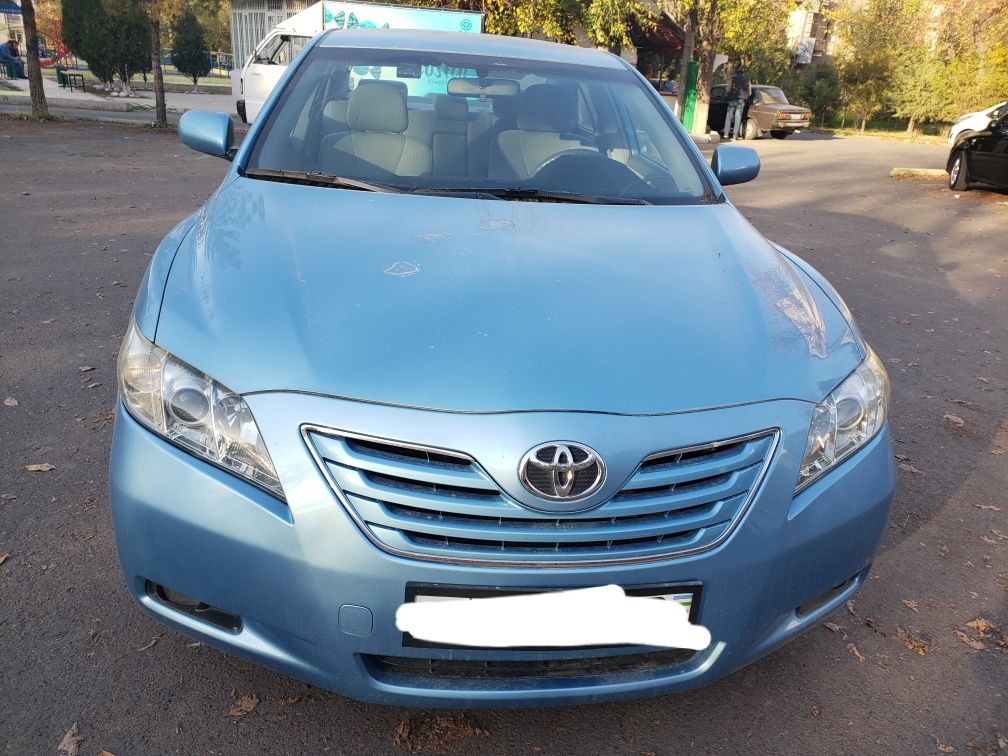 Toyota camry продается