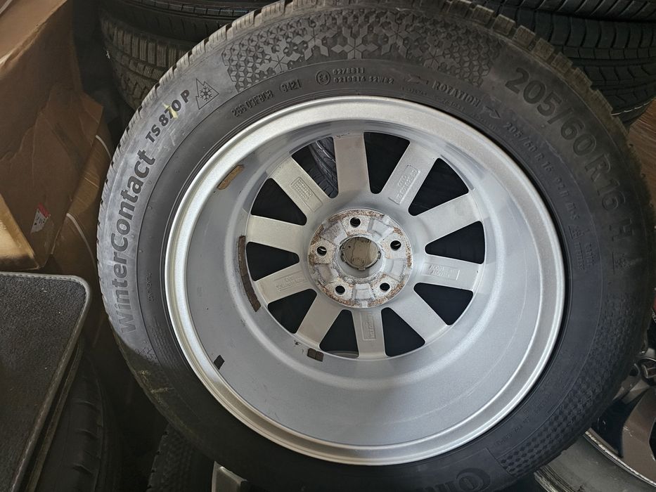 Vând jante originale Audi cu anvelope de iarna Continental 205/60/16