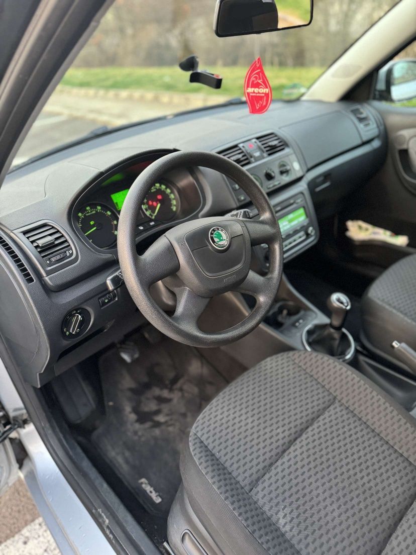 Skoda fabia 1.2 2012