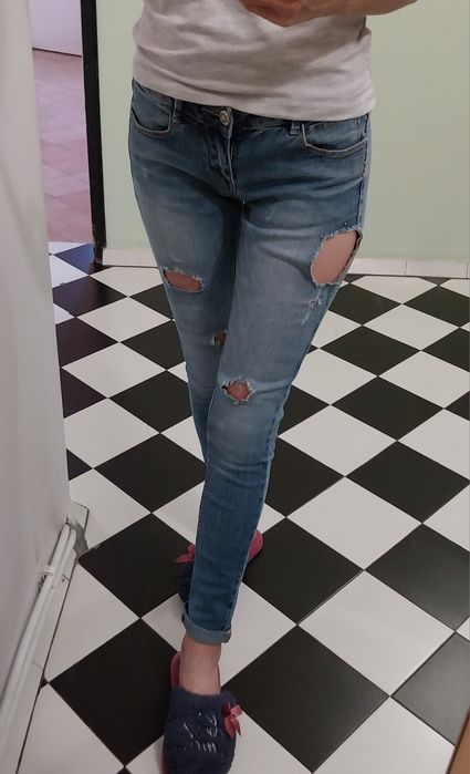 Накъсани дамски  дънки