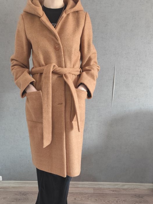 Пальто весеннее 44р. И 42 р чёрное