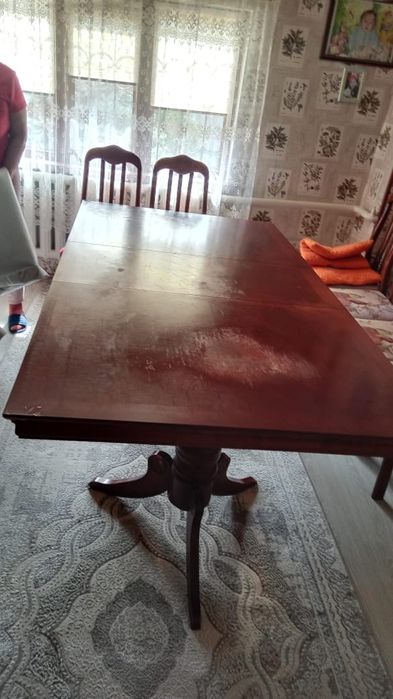 Стол из дерево привезённый из за границы