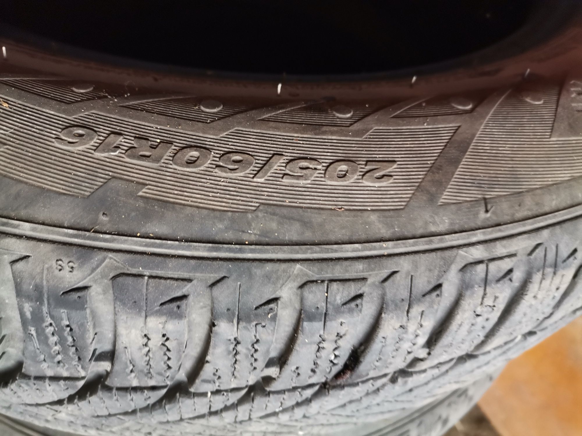 Set 4 cauciucuri mixte 205/60 R16