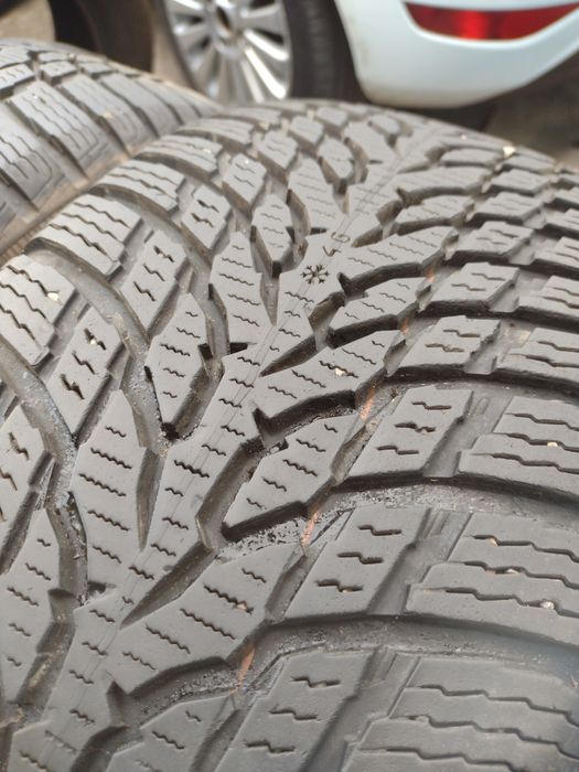 Перфектни 2бр.215/60/16 Nokian WRS dot2121