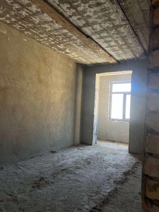 6микрда 1хонали новостройка сотилади