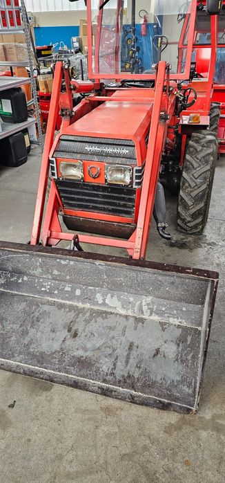 Tractoras valpadana 330 rs