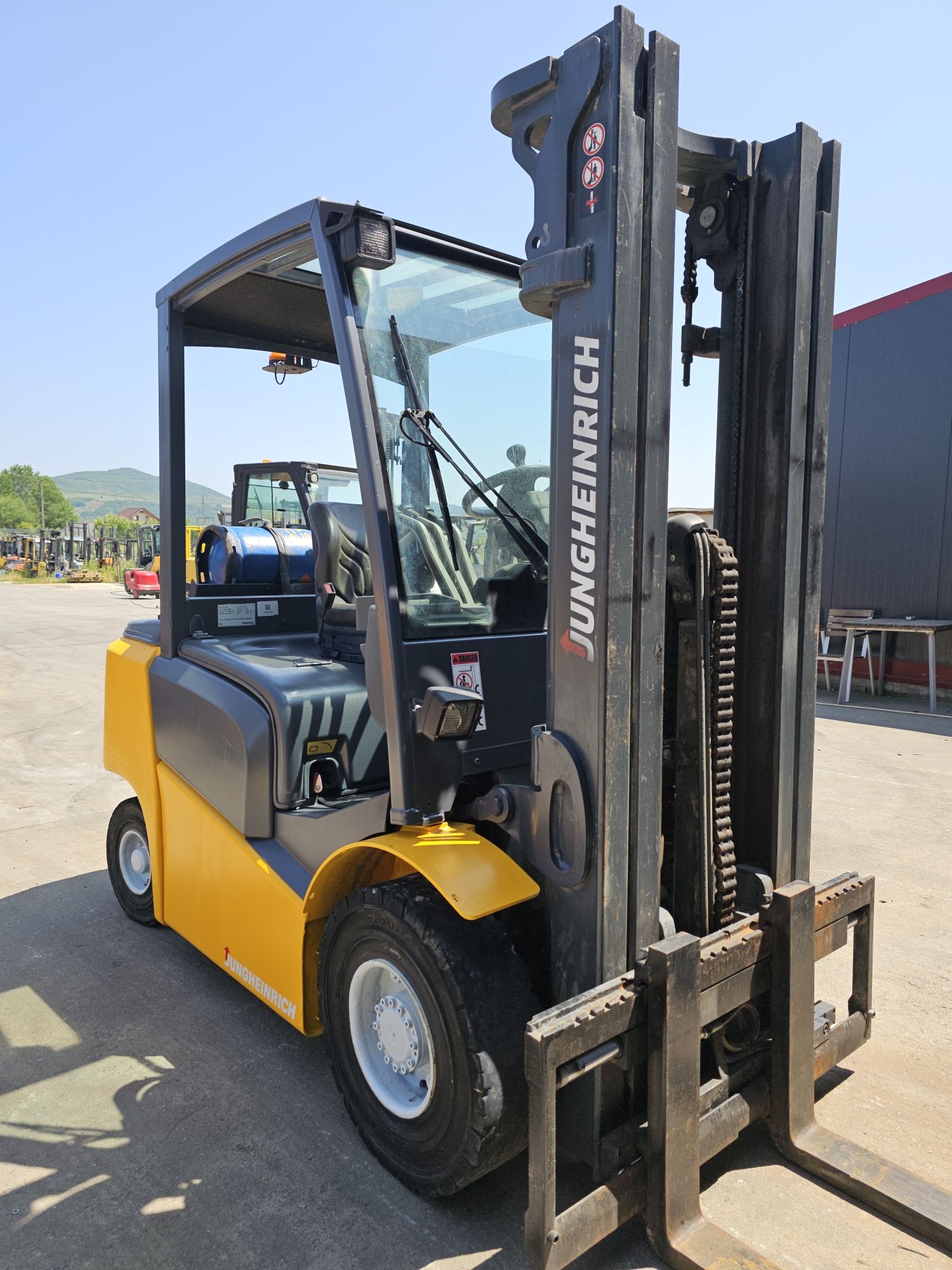 Stivuitor motostivuitor pe gaz Jungheinrich 2.5T