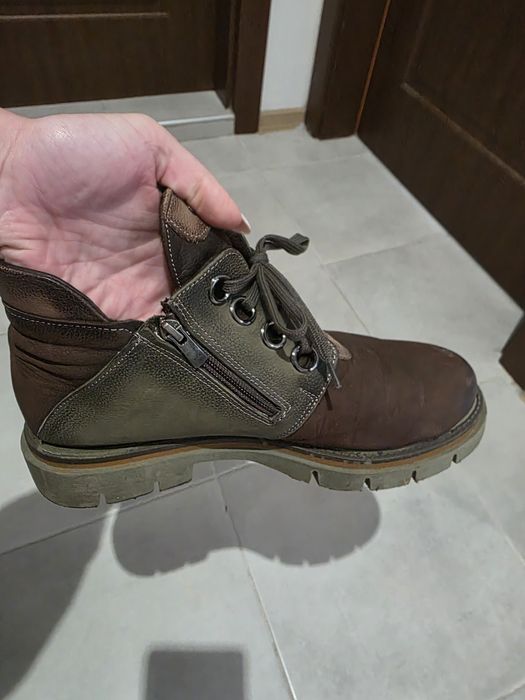 Продавам боти естествена кожа