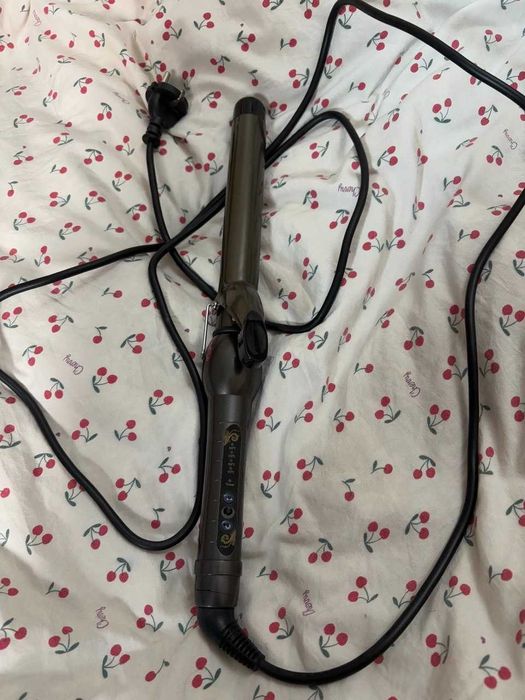 Стайлер для укладки волос.