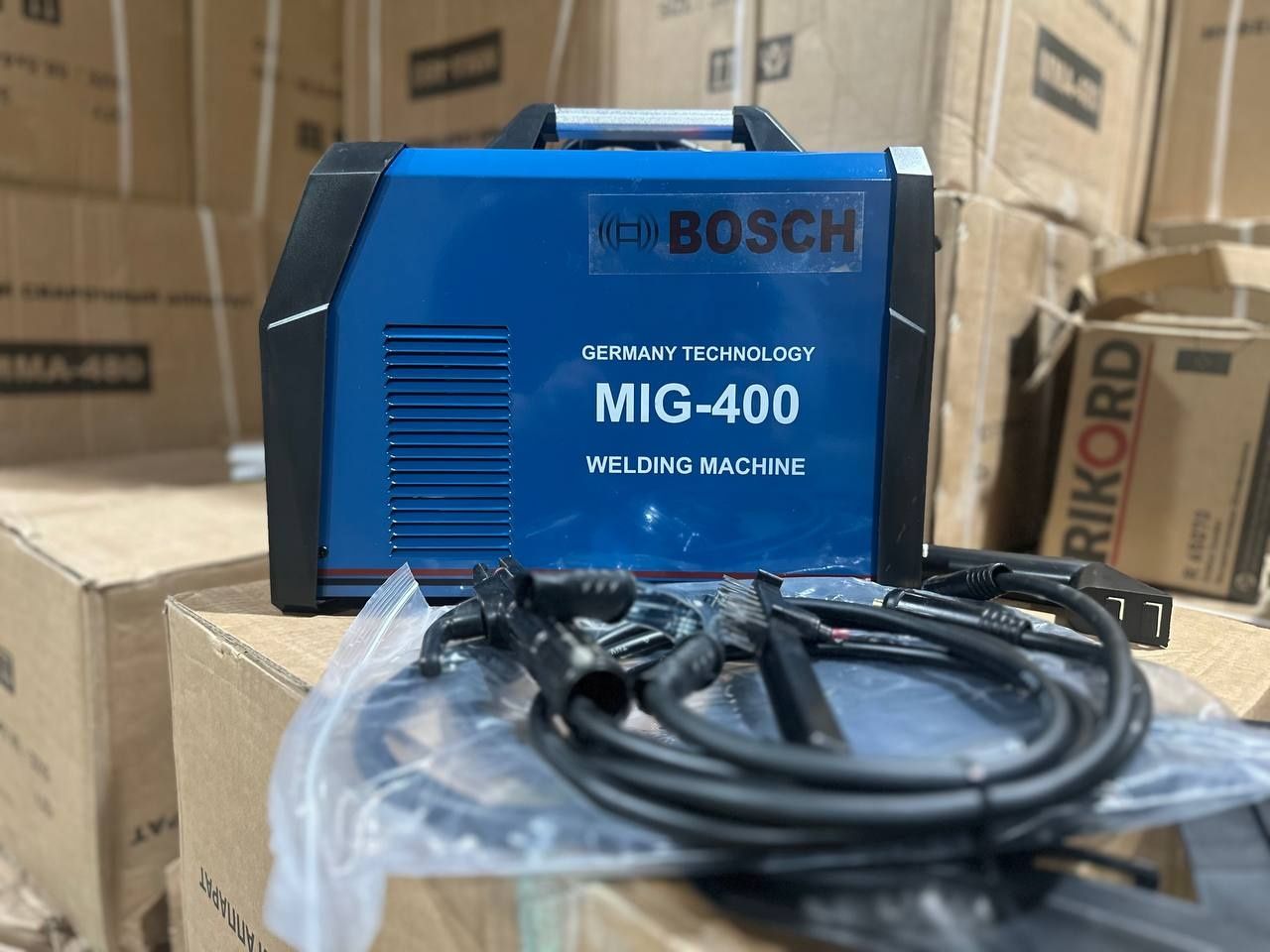 Сварочный полуавтомат Makita   400 ампер. Професиональный.