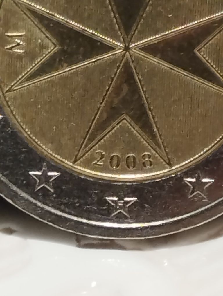 2 euro,Malta,crucial de Malta este simbolul  statului Malta