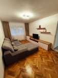 Apartament 3 camere de închiriat în cartier Vitro, mun. Mediaș, 350€/l