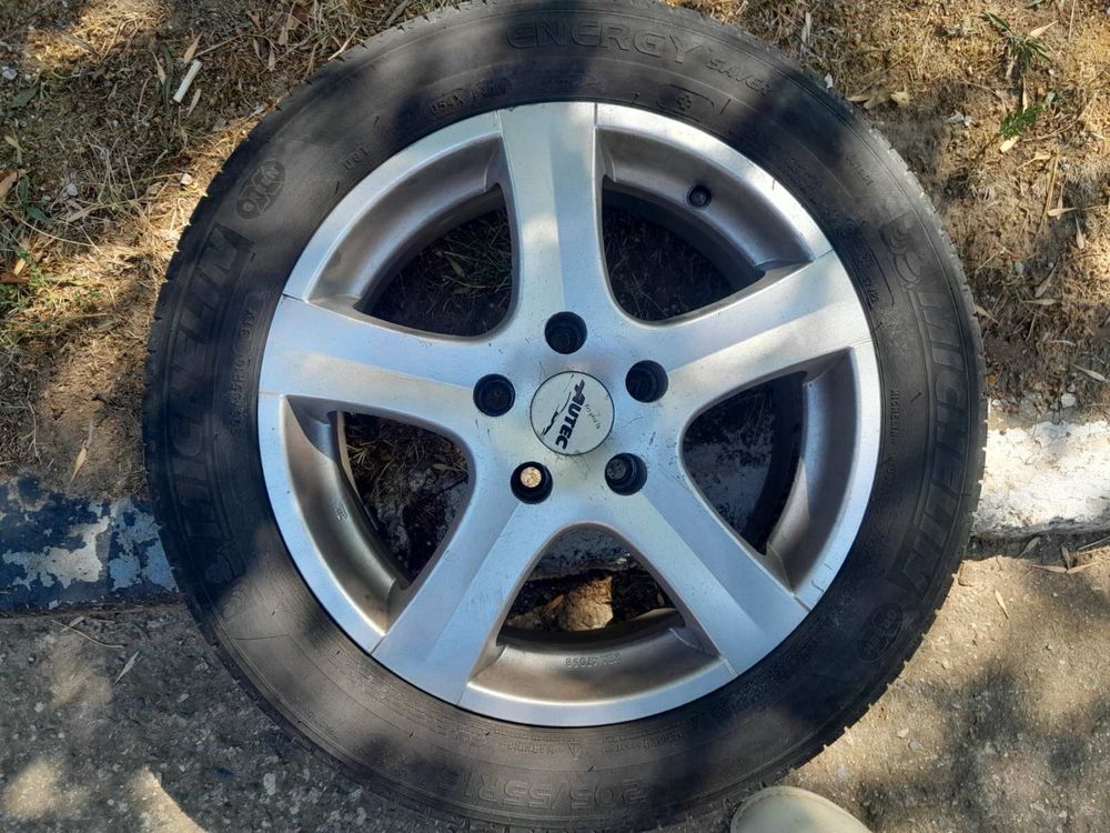 Алуминиеви джанти с гуми 5x114.3 R16