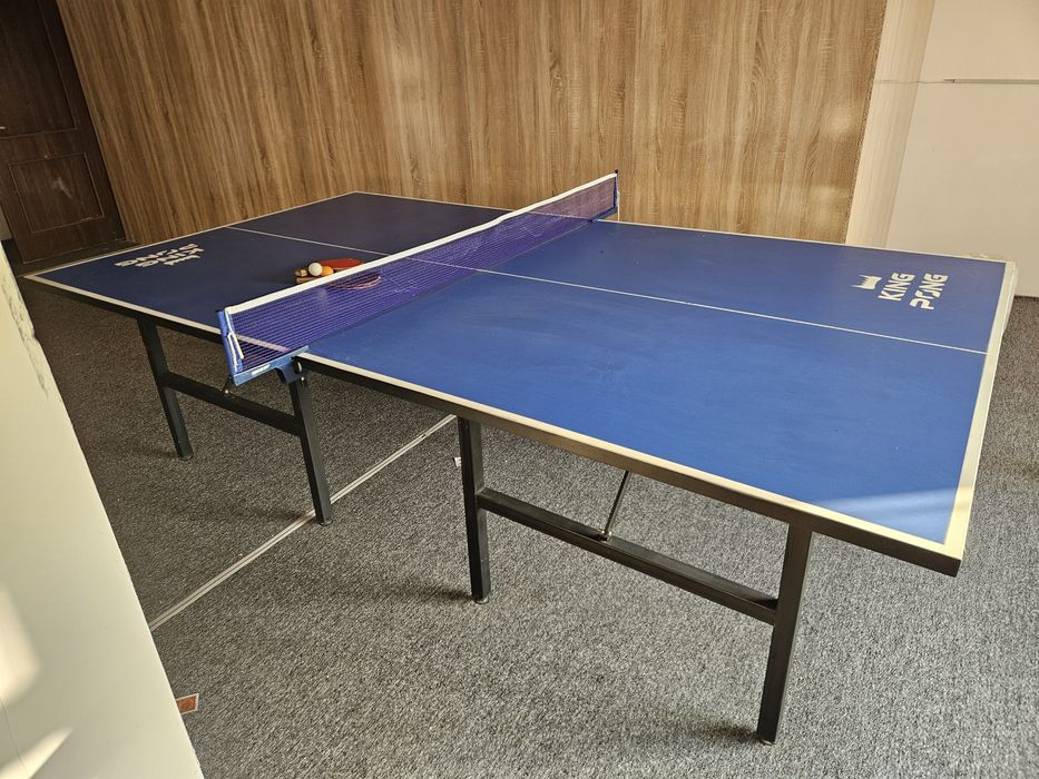 Tennis stol raketkalari bilan