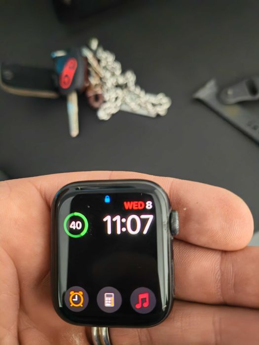 Apple watch se 44m