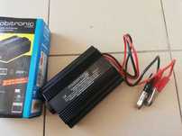 Mobitronic 12/220V camping Invertor 300W rulota