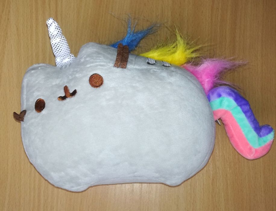 Фейсбук емотиконка Pusheen котка декорация за дома.