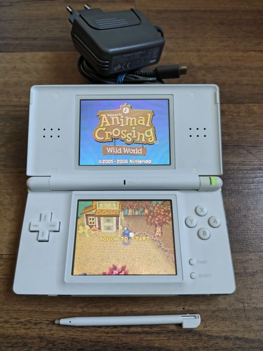 Nintendo ds lite modat 100 jocuri