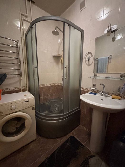 Своя 4 комнатная 1 этаж площадь 78м2. Ялангач Локомотив