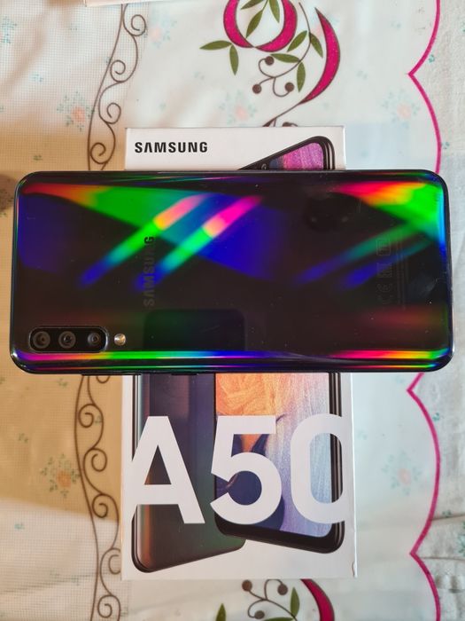 Обменяю Samsung a50 6/128