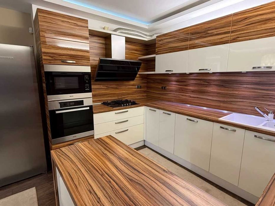 Продава се Многостаен апартамент в София, Студентски град - 223 кв.м за 2826 €/кв.м - Снимка #2