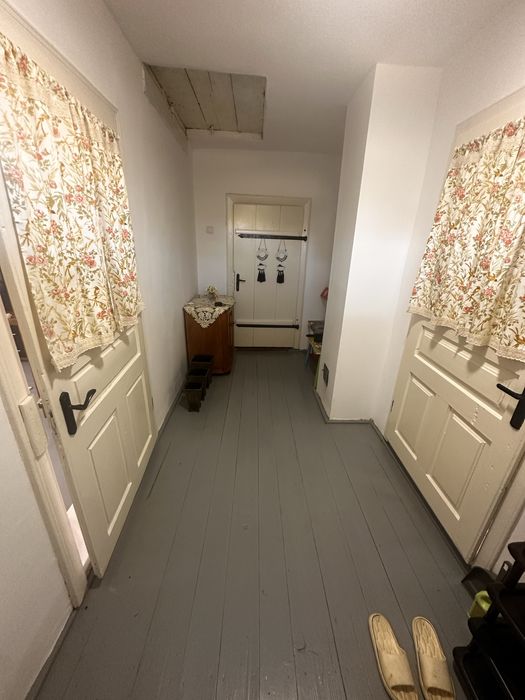Vand casa batraneasca cu 23 ari teren in Darmanesti , Suceava