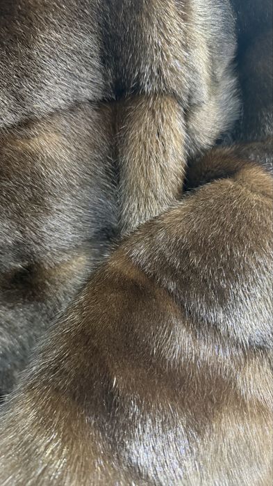 Норковая шуба , воротник куница