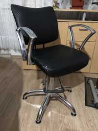 Висок клас фризьорски стол с висока крачна хидравлика