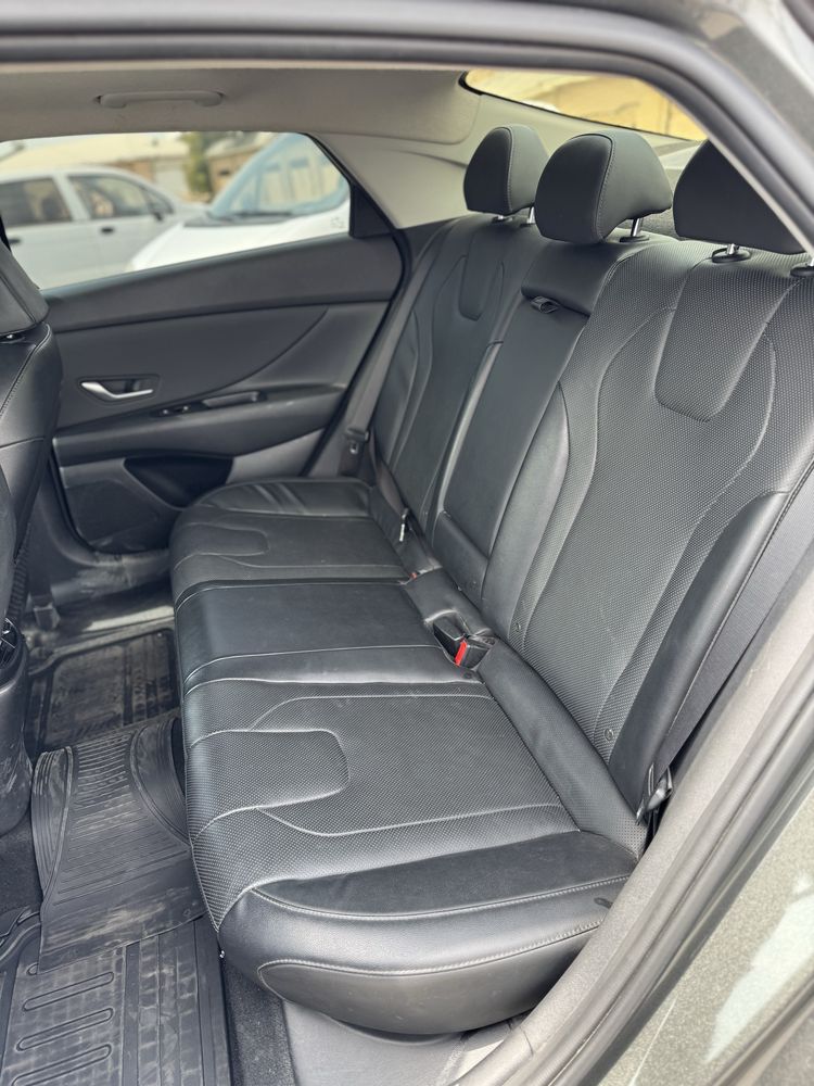 Hyundai elantra 2021