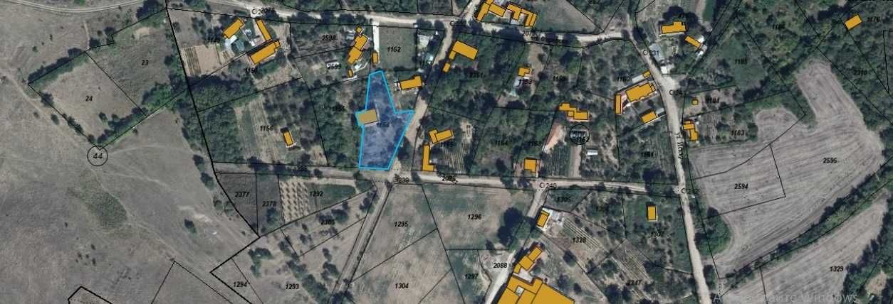 интересна къща 132кв / парцел 1643 кв / в с. Калипетрово, ул. ”ВИТ” 10
