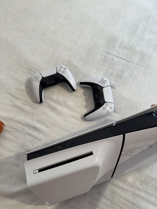 Ps5. Slim 9 jocuri 2 manete