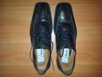 Продавам черни италиански мъжки обувки Bata от истинска кожа номер 43