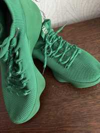 Зелёный кросовки.
