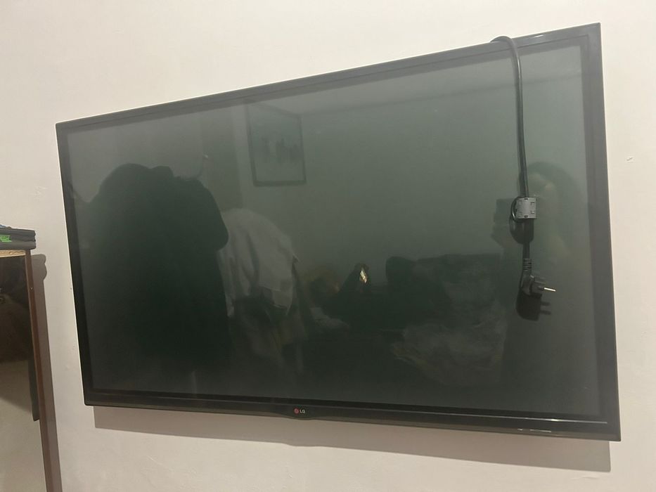 Телевизор LG 95см