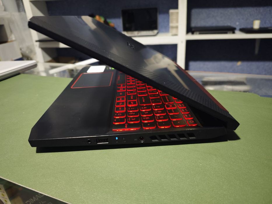 Acer Nitro Gtx 1660 ti gaming laptop