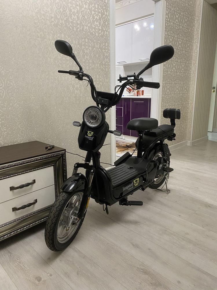 Продам б/у Электроскутер Leopard E8